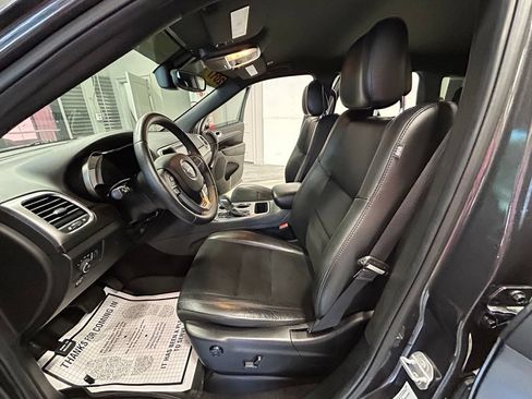 Used 2017 Jeep Grand Cherokee Altitude AWD/4WD image 54