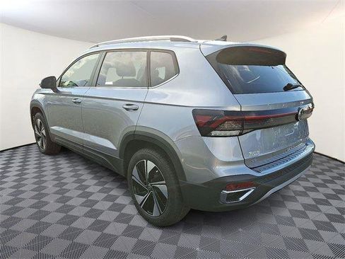 New 2025 Volkswagen Taos SE image 4