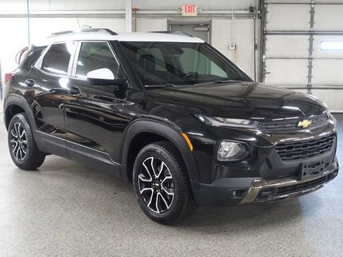 Used 2022 Chevrolet TrailBlazer ACTIV w/ Technology Package AWD/4WD image 1