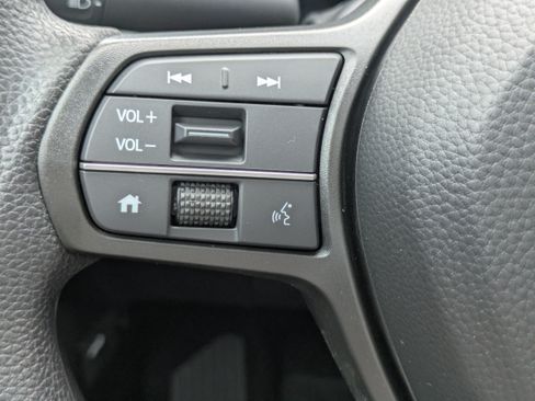 Certified 2025 Honda CR-V EX image 32