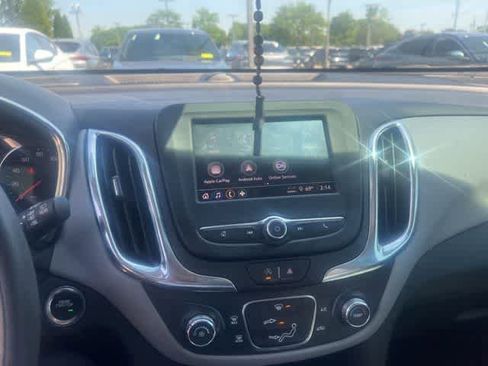 Used 2023 Chevrolet Equinox LS w/ LS Convenience Package image 3