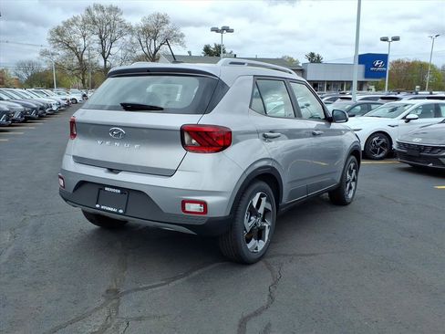 New 2026 Hyundai Venue SEL FWD image 3