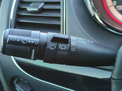 Used 2017 Dodge Grand Caravan SXT image 32