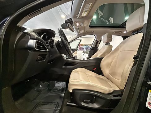 Used 2018 Jaguar F-PACE Premium AWD/4WD image 12