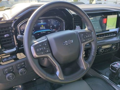 Used 2025 Chevrolet Silverado 1500 ZR2 w/ Technology Package AWD/4WD image 14