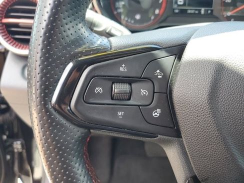 Used 2024 Chevrolet Trax RS FWD image 29