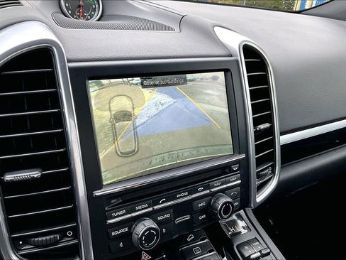 Used 2014 Porsche Cayenne Platinum Edition image 29