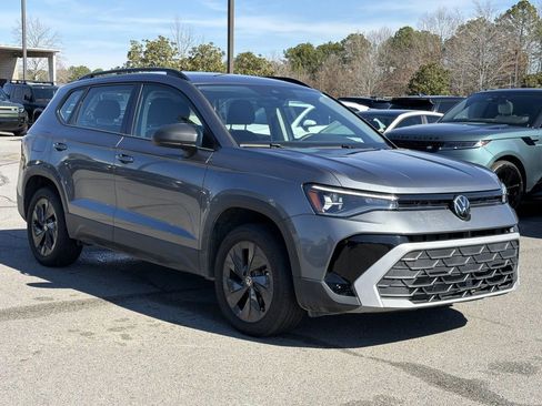 Used 2025 Volkswagen Taos S image 7