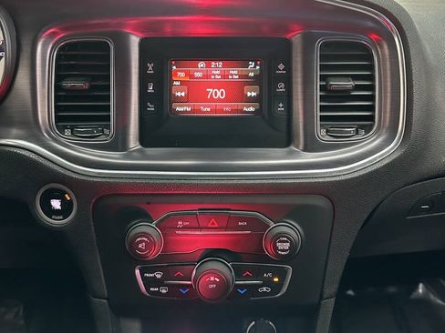 Used 2015 Dodge Charger SE RWD image 28