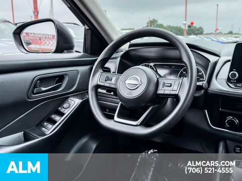 Used 2024 Nissan Rogue S FWD image 18