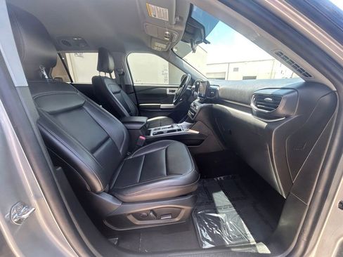 Certified 2022 Ford Explorer XLT w/ Equipment Group 202A image 23