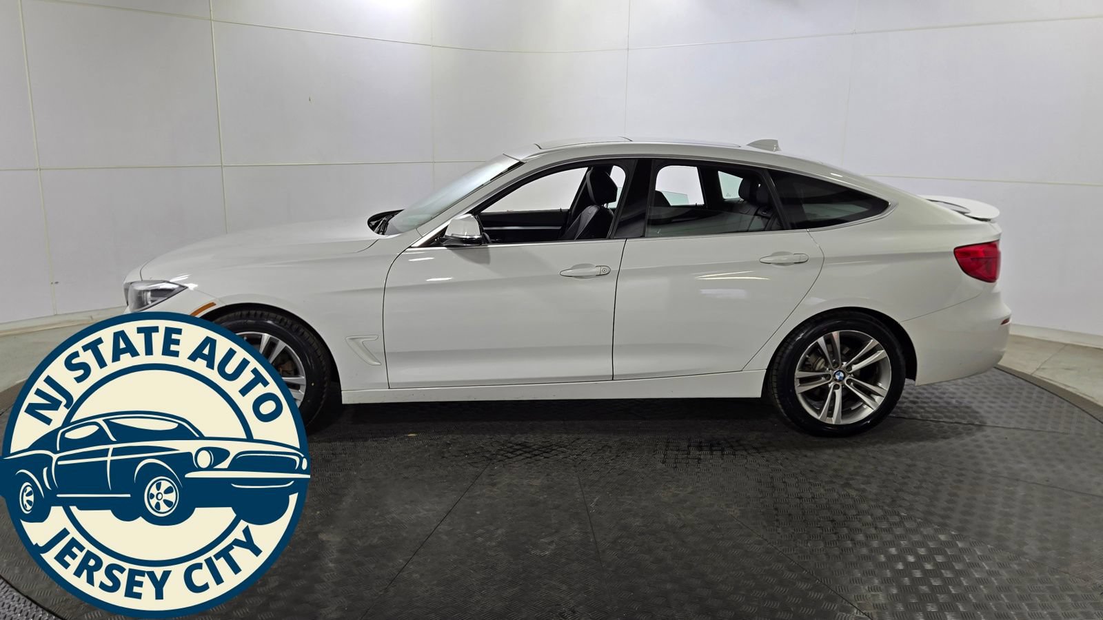 Used 2019 BMW 330i Gran Turismo xDrive w/ Convenience Package AWD/4WD image 11