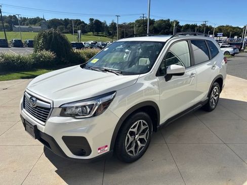 Used 2020 Subaru Forester Premium AWD/4WD image 3