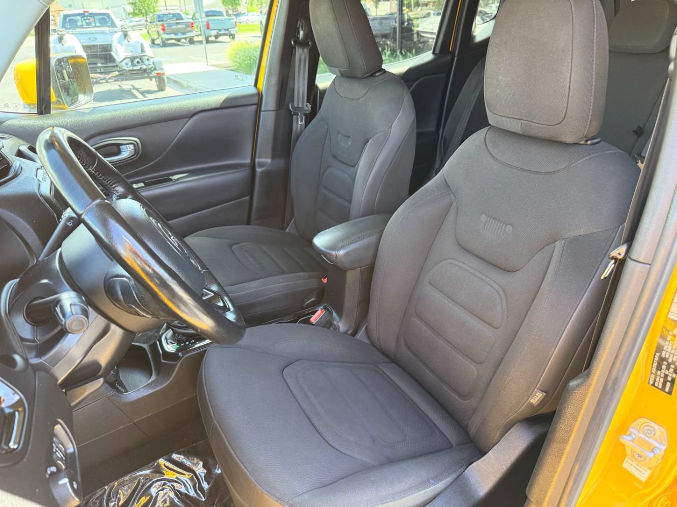 Used 2017 Jeep Renegade Altitude AWD/4WD image 21