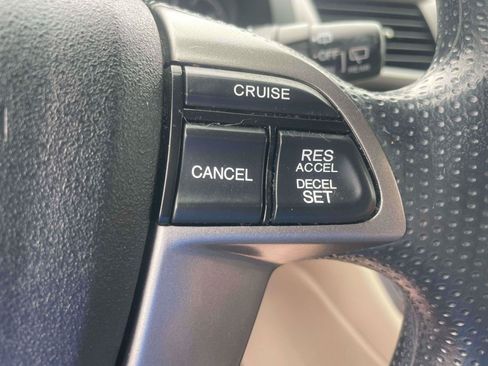 Used 2017 Honda Odyssey SE image 19