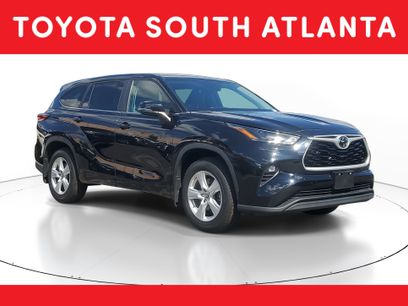 Used 2023 Toyota Highlander LE