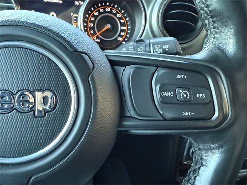 Used 2022 Jeep Wrangler Willys image 21