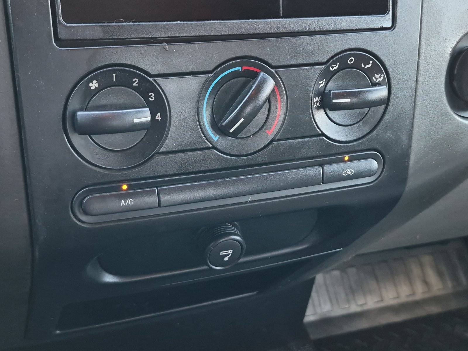 Used 2008 Ford F150 STX RWD image 16