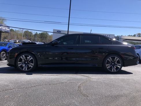 Used 2023 BMW 760i xDrive 760i xDrive w/ Luxury Rear Seating Package image 2