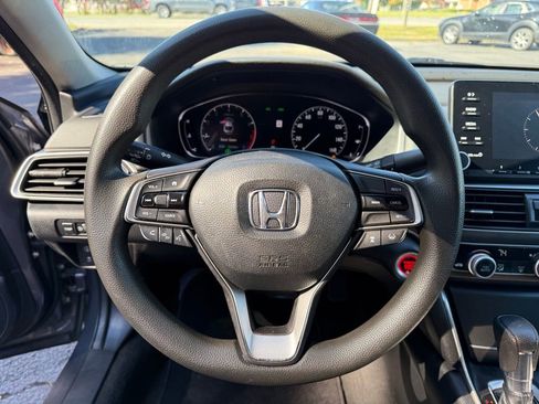 Used 2018 Honda Accord LX image 9