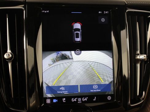 Certified 2023 Volvo XC60 B5 Ultimate w/ Climate Package image 13