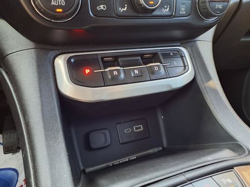 Used 2020 GMC Acadia SLE AWD/4WD image 7