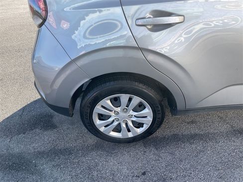 Used 2023 Kia Soul LX image 12