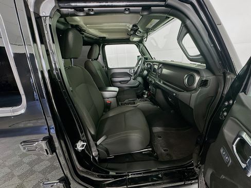 Used 2023 Jeep Wrangler Unlimited AWD/4WD image 31