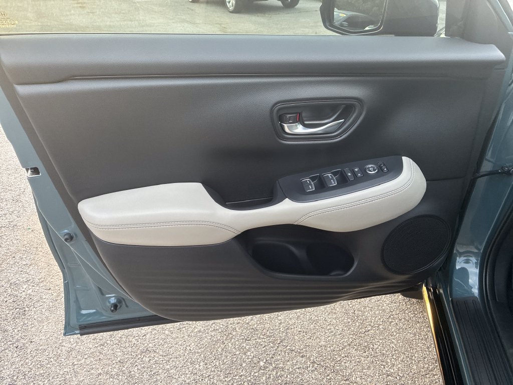 Used 2027 Honda HR-V EX-L image 10