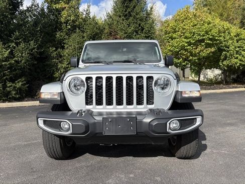 Used 2022 Jeep Gladiator Sport image 10
