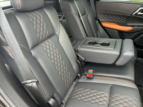 Used 2022 Mitsubishi Outlander SEL FWD image 32