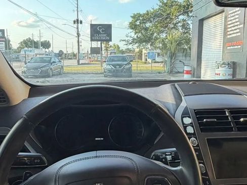 Used 2017 Lincoln MKZ Premiere FWD image 9