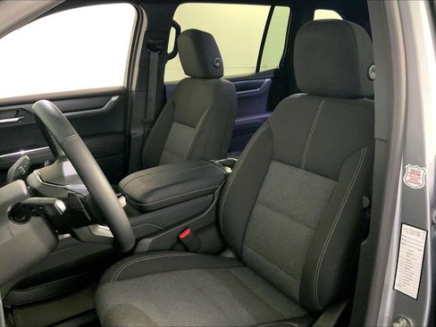 Used 2025 GMC Acadia Elevation FWD image 22