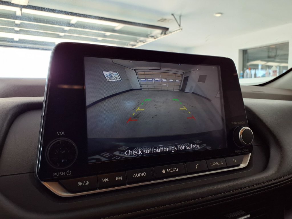 Used 2023 Nissan Rogue S FWD image 7