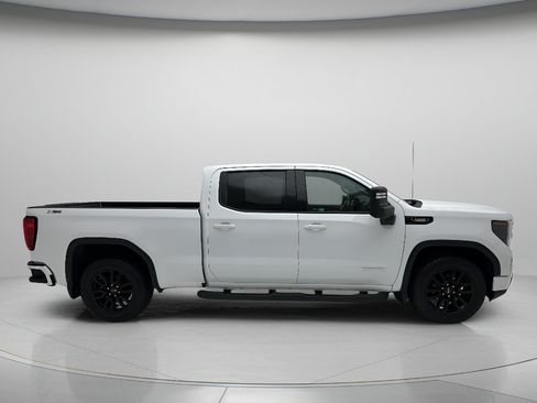 Used 2024 GMC Sierra 1500 Elevation w/ X31 Off-Road Package AWD/4WD image 4