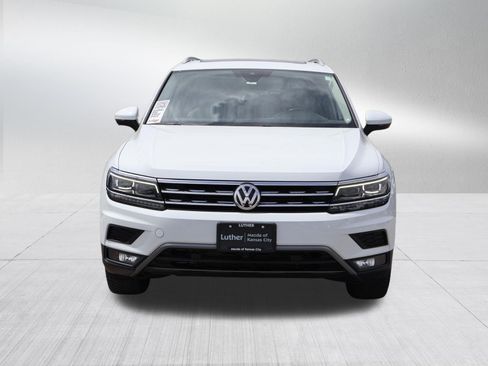 Used 2019 Volkswagen Tiguan SEL Premium AWD/4WD image 2