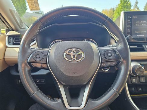 Used 2019 Toyota RAV4 XLE Premium w/ Advanced Technology Package AWD/4WD image 25