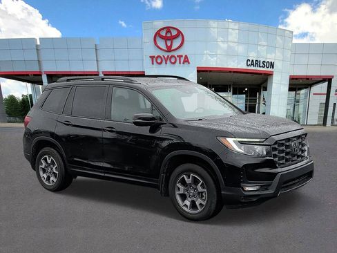 Used 2023 Honda Passport TrailSport image 2