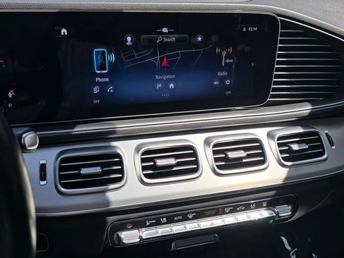 Used 2024 Mercedes-Benz GLE 450e 4MATIC image 23