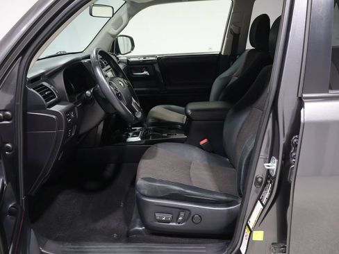 Used 2016 Toyota 4Runner Trail w/ Convenience Package AWD/4WD image 9