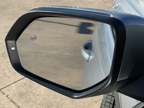 Used 2024 Volkswagen Atlas SE image 11