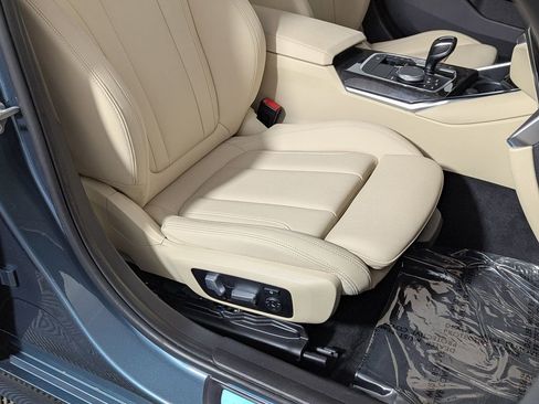 Used 2021 BMW 330i xDrive Sedan w/ Convenience Package image 17