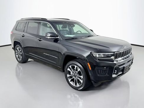 Used 2023 Jeep Grand Cherokee L Overland w/ Luxury Tech Group IV AWD/4WD image 3