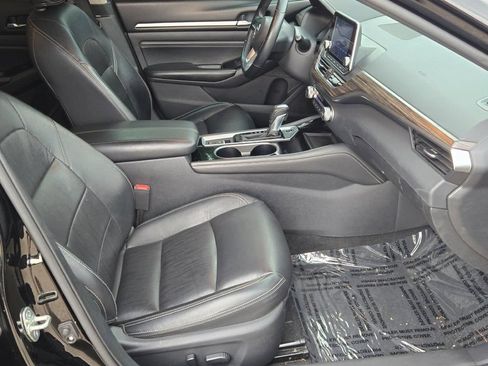 Used 2020 Nissan Altima 2.0 Platinum FWD image 5