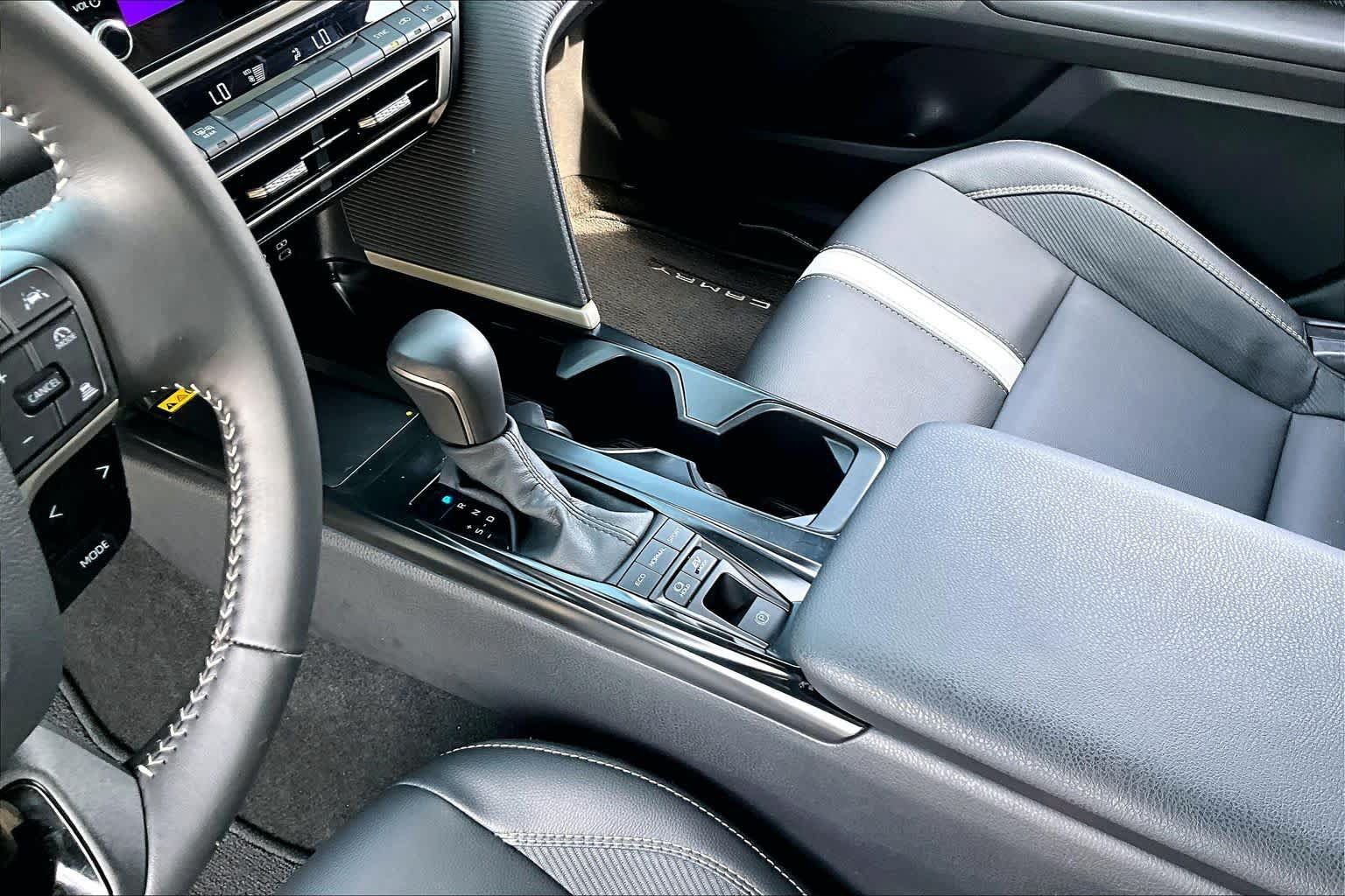 Used 2026 Toyota Camry SE w/ Convenience Package FWD image 17