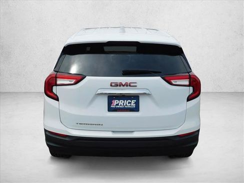 Used 2024 GMC Terrain SLE FWD image 11