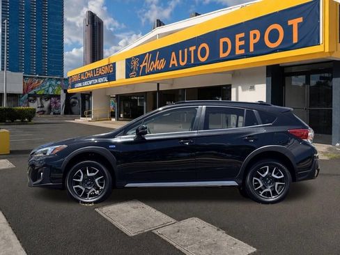 Used 2019 Subaru Crosstrek Hybrid w/ Moonroof Package w/Navigation AWD/4WD image 2