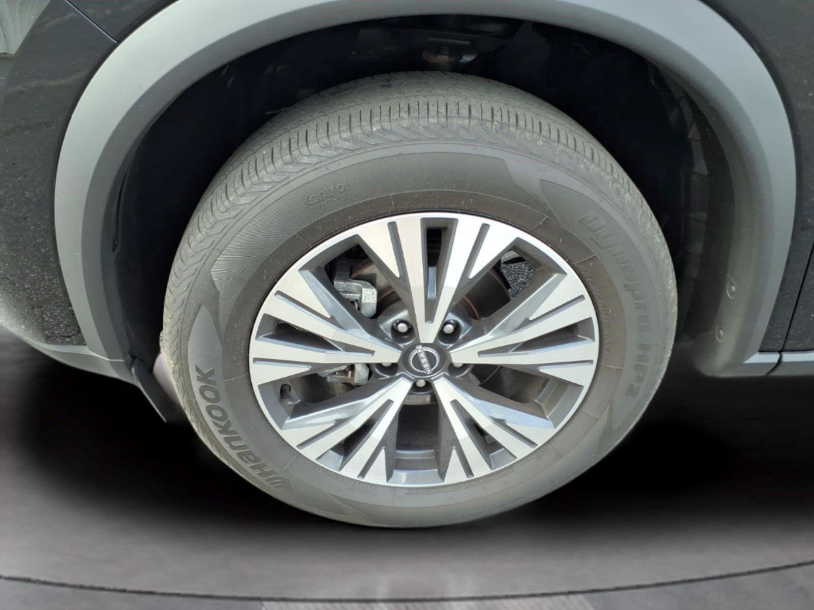 Used 2023 Nissan Rogue SV AWD/4WD image 9