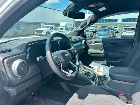 Used 2024 Chevrolet Colorado LT w/ LT Convenience Package II AWD/4WD image 11