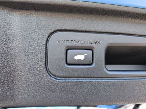 Used 2025 Honda Pilot TrailSport image 16